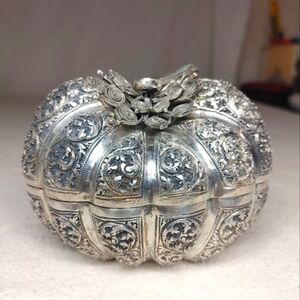 Antique Cambodian silver Pumpkin betel box crafted‎ with repousse flowers